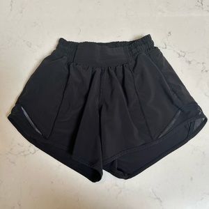 Lululemon 4” hotty hot shorts